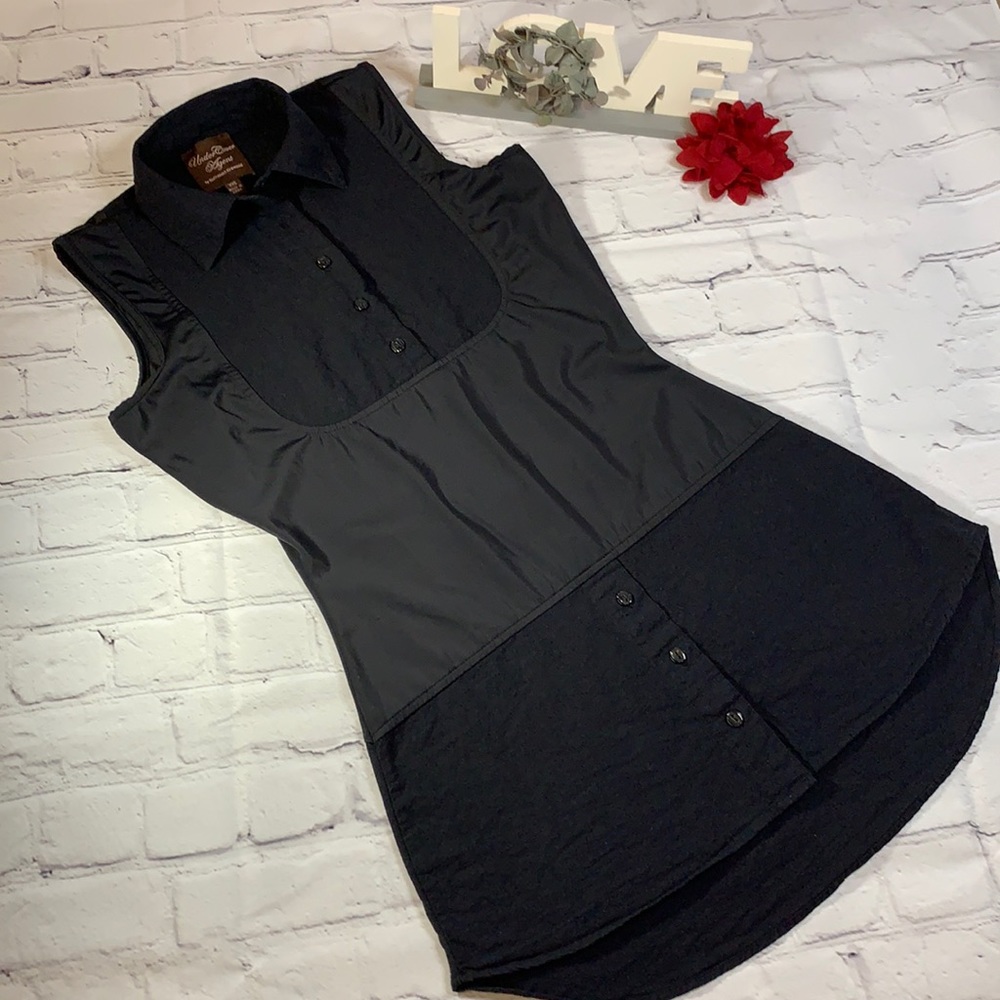 Sleeveless Black Button-Front Tunic Top - Women